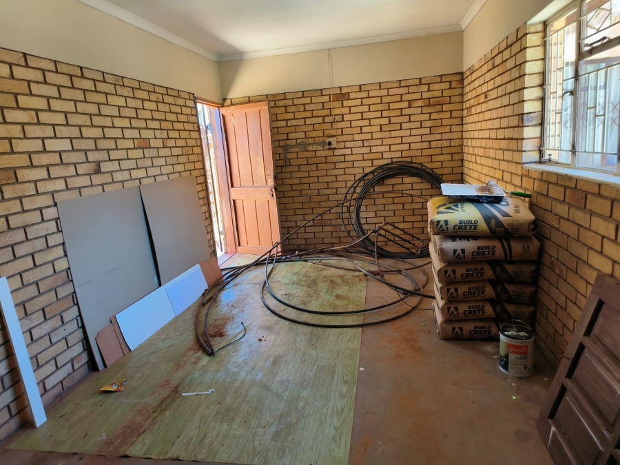 To Let 3 Bedroom Property for Rent in Jouberton North West